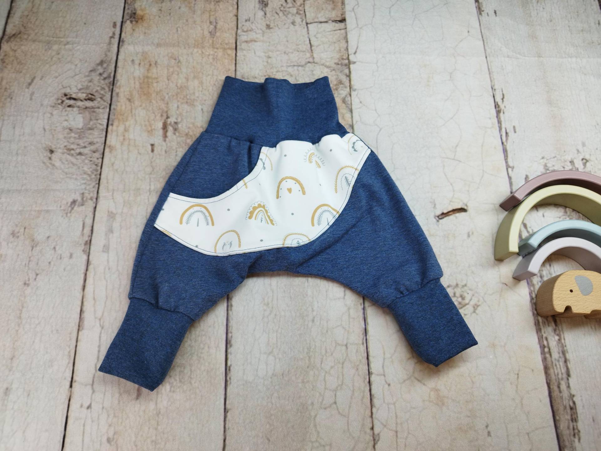 Gr. 80/86, Pumphose Mit Tasche, Regenbogen, Blau von NaehtanteChristina