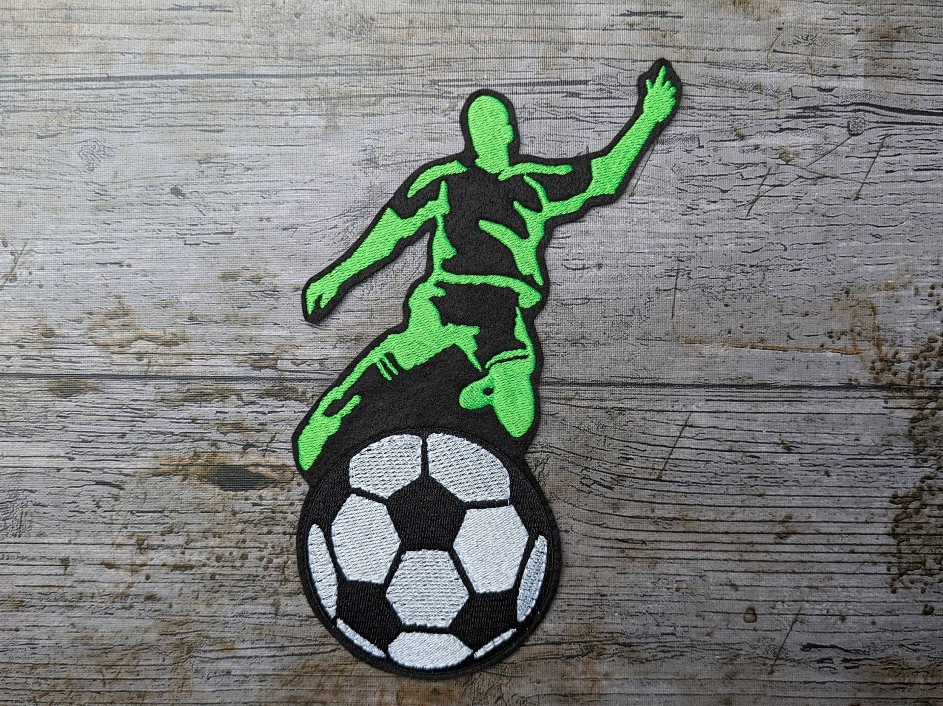 Fußballer Aufnäher, Fußballspieler Gestickt von NaehundStickliebe