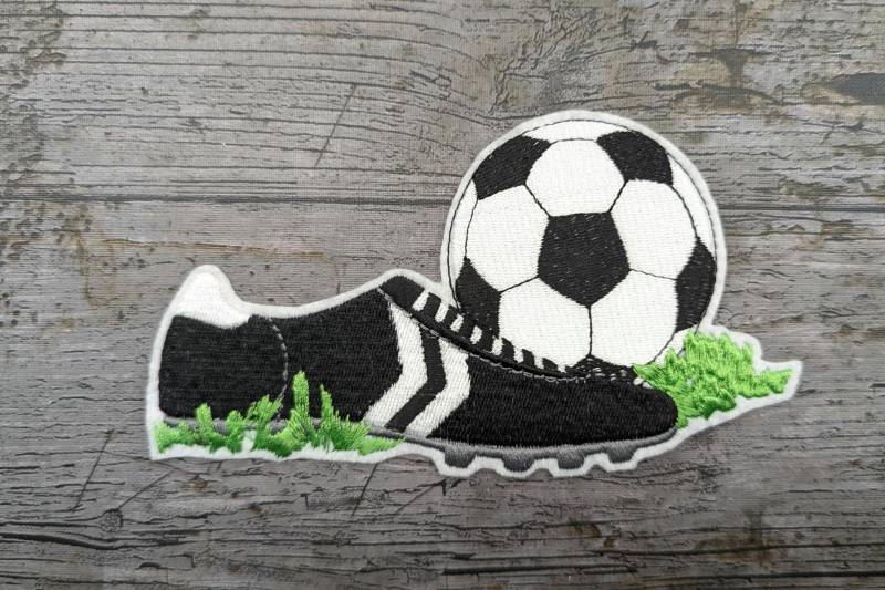 Fußballschuh Aufnäher, Bügelbild, Gestickt Fußballschuh Aufnäher, Bügelbild, Gestickt von NaehundStickliebe