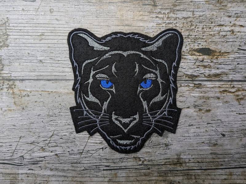 Pantherkopf Grau, Blaue Augen, Aufnäher, Applikation Pantherkopf Grau, Blaue Augen, Aufnäher, Applikation von NaehundStickliebe