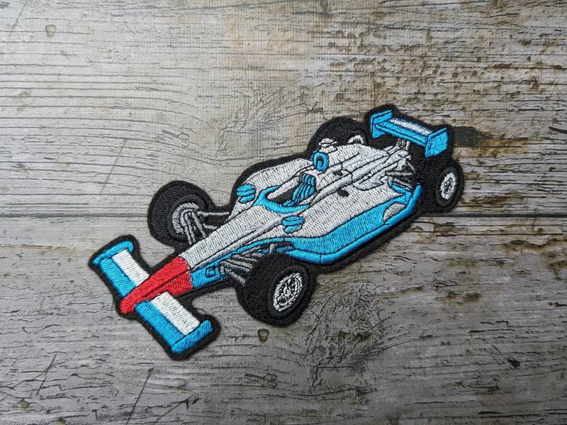 Rennauto Aufnäher, Auto Applikation, Gestickt von NaehundStickliebe