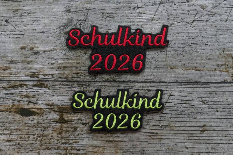 Schrift Nr. 1 Schulkind 2026, Schwarzer Untergrund, Aufnäher, Bügelbild, Gestickt, Iron-On Schrift Nr. 1 Schulkind 2026, Schwarzer Untergrund, Aufnäher, Bügelbild, Gestickt, Iron-On von NaehundStickliebe