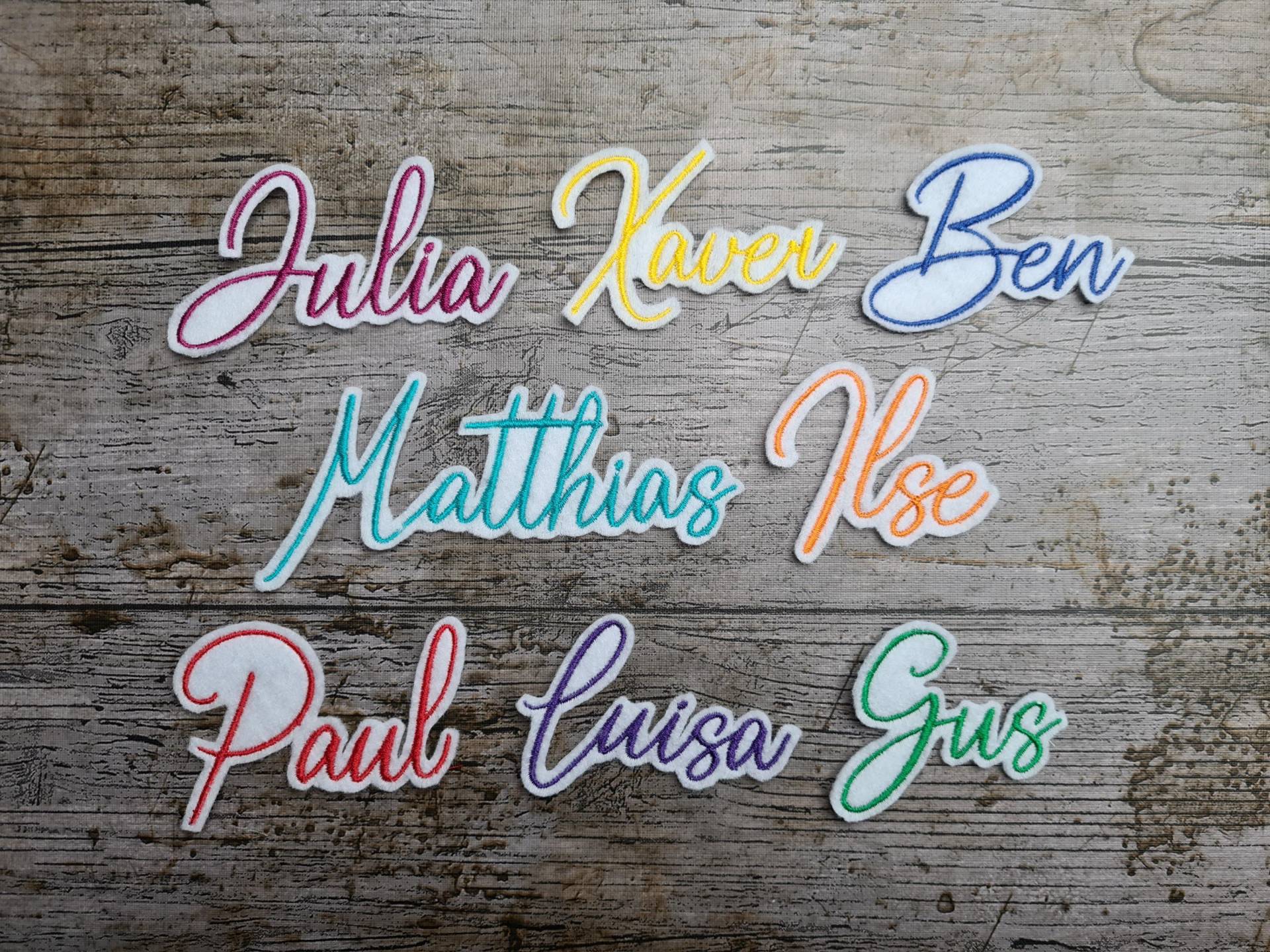 Schrift Nr. 15 Namenstickerei, Aufnäher, Namen, Patch, Bügelbild, Gestickt von NaehundStickliebe
