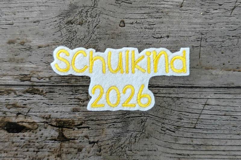 Schrift Nr. 23, Schulkind 2026, Aufnäher, Patch, Bügelbild, Gestickt, Iron-On, Embroidery Schrift Nr. 23, Schulkind 2026, Aufnäher, Patch, Bügelbild, Gestickt, Iron-On, Embroidery von NaehundStickliebe