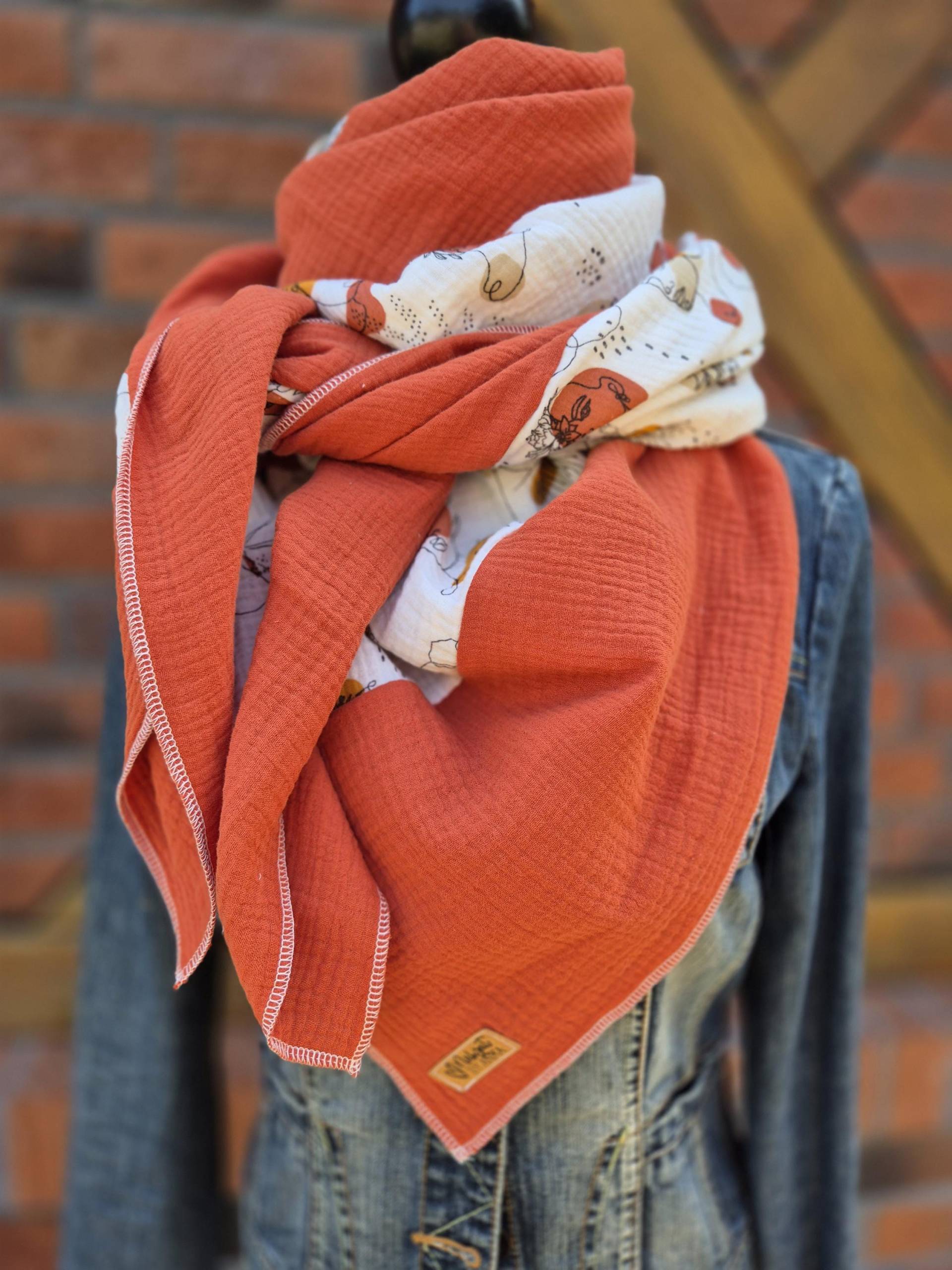 Human Flower-Rost - Xxl Halstuch, Musselintuch Damen, Dreieckstuch, Schal Für Damen Herbst, Geschenk Freundin Frau Geburtstag, Weihnachten von NaehzeitByAnika