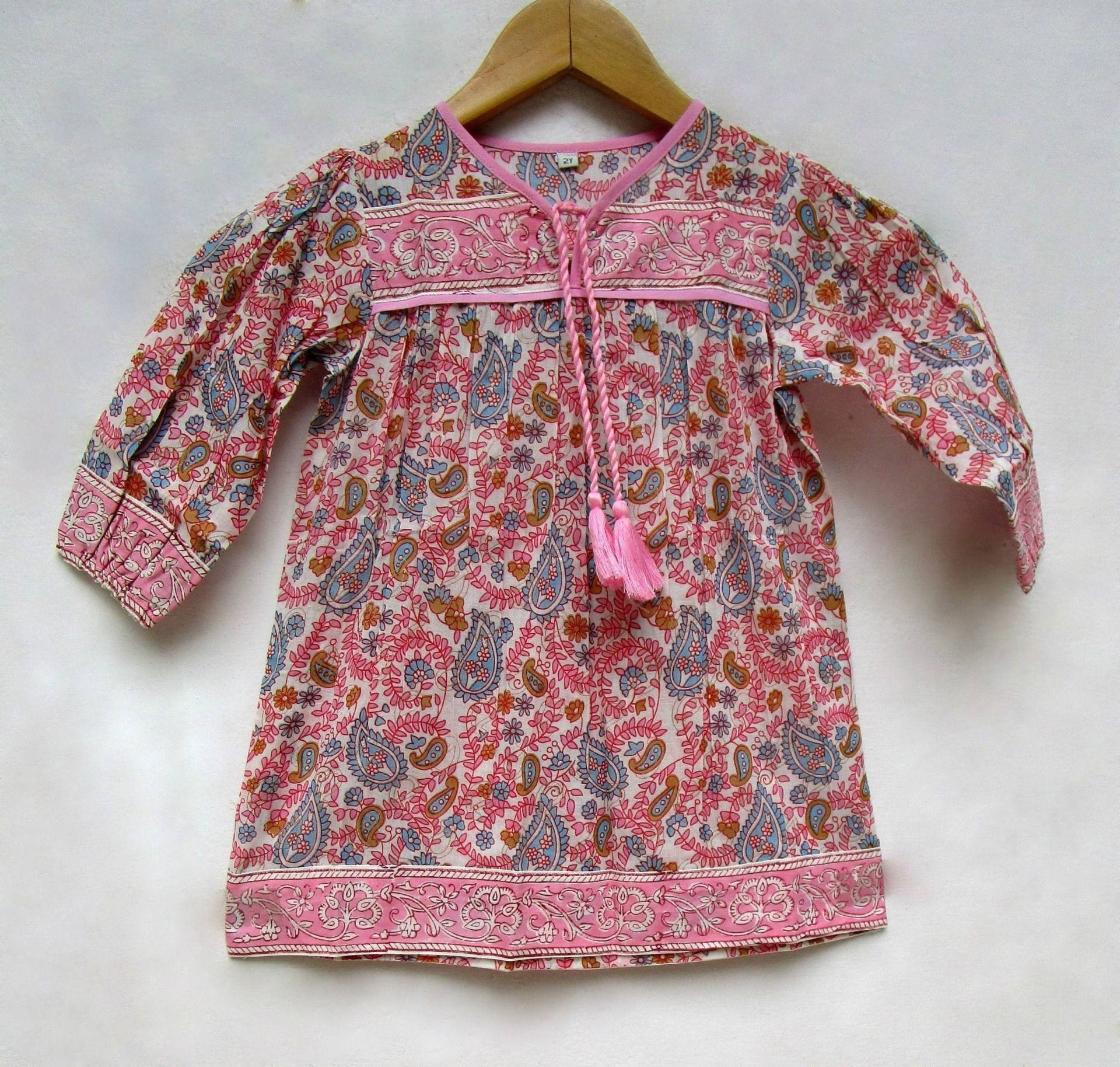 Gold Rosa Paisley Bedruckte Baumwolle Sommer Kinder Maxikleid - V-Ausschnitt Mit Quaste Mädchen Langarm Boho von NahataFashionShop