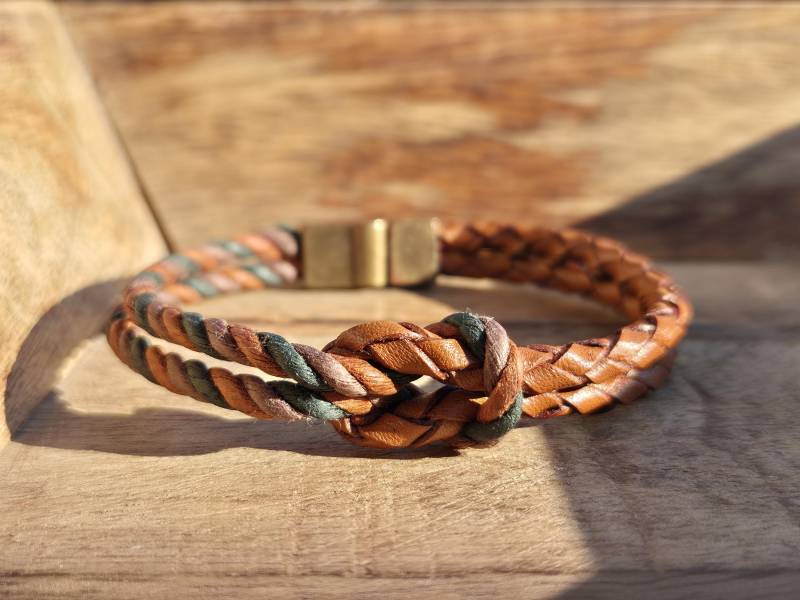 Lederarmband Herren | Geflochten Knoten Leder Armband in Braun| Magnetverschluss Aus Edelstahl Geburtstagsgeschenk Inkl. Schmuckbox von NahleOfficial
