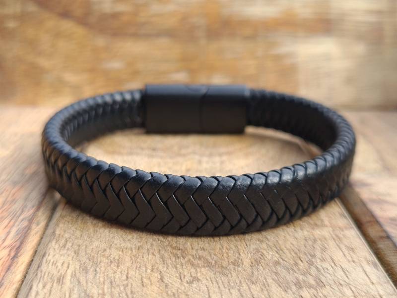Lederarmband Herren | Geflochtenes Leder Armband in Schwarz Magnetverschluss Aus Edelstahl Geburtstagsgeschenk Inklusive Schmuckbox von NahleOfficial