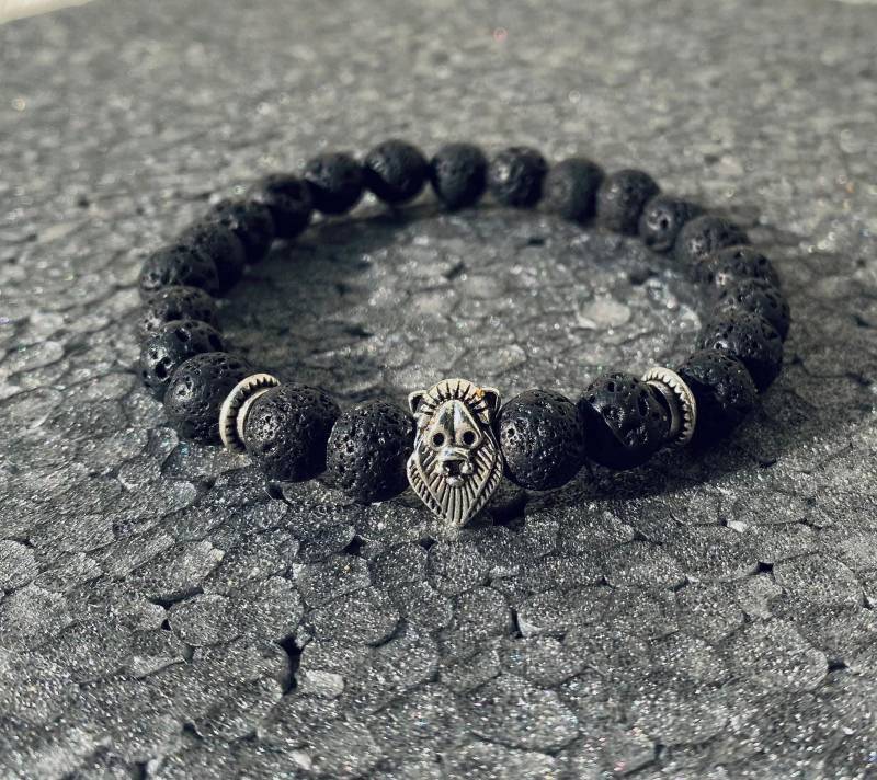 Löwenkopf Armband 8mm Lavastein Löwe Männer Vintage Perlenarmband Handgemachtes Geschenk Löwen Schmuck von NahleOfficial