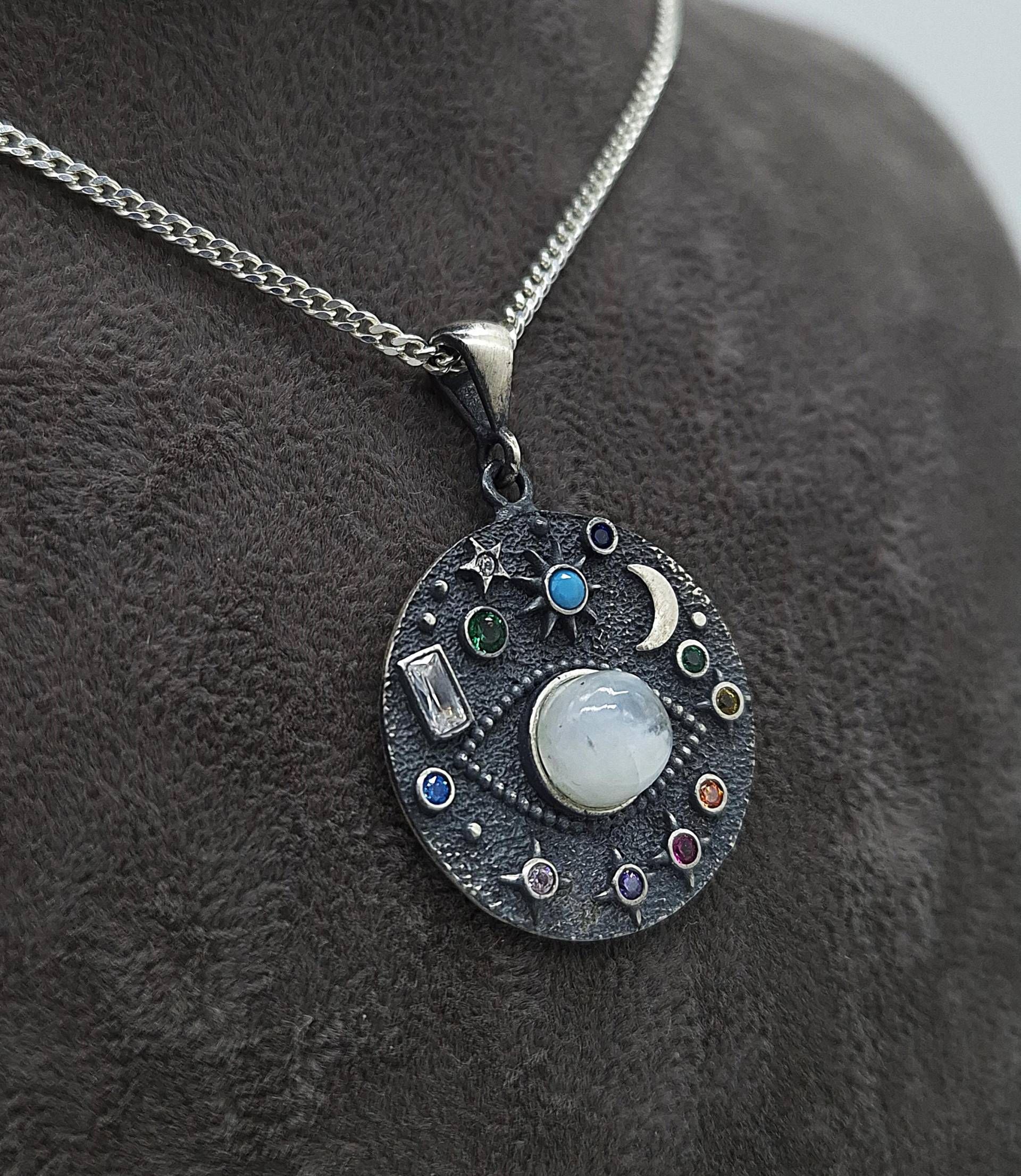 Mondstein Silber Kette in 50cm Oder 60cm | Ausgefallener Anhänger 925 Mond Und Stern von NahleOfficial