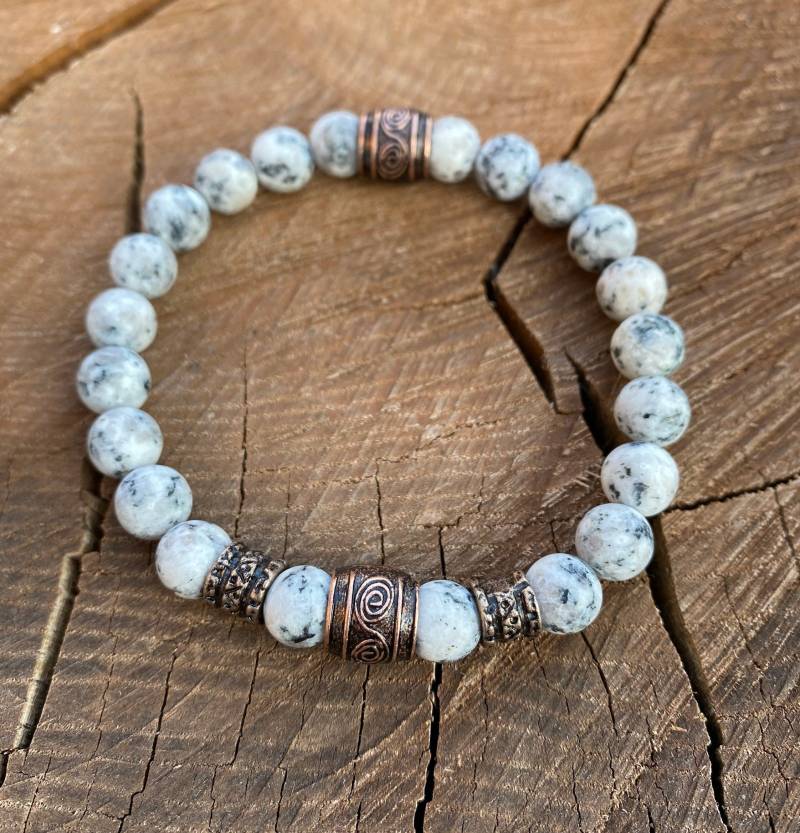 Wikinger Armband 8mm Howlith Viking Männer Vintage Perlenarmband Handgemachtes Geschenk Howlite Wikinger-Schmuck von NahleOfficial