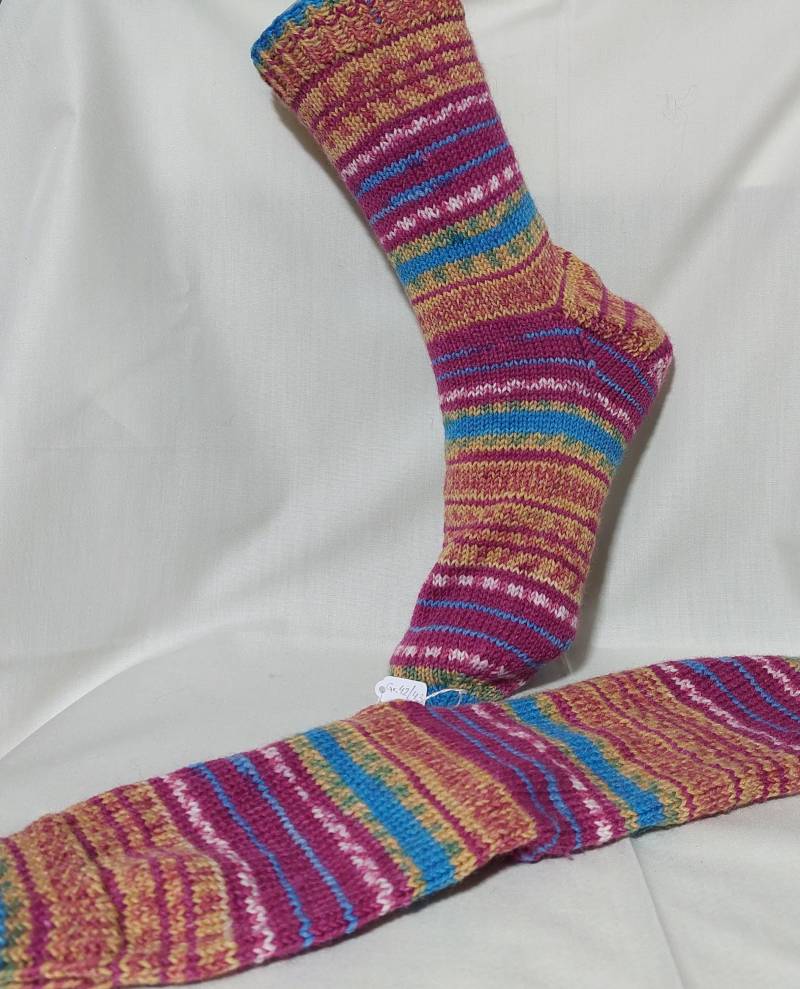 Wollsocken, Bunte Fröhliche Handgestrickte Socken Gr. 42/43 von NahtundMasche