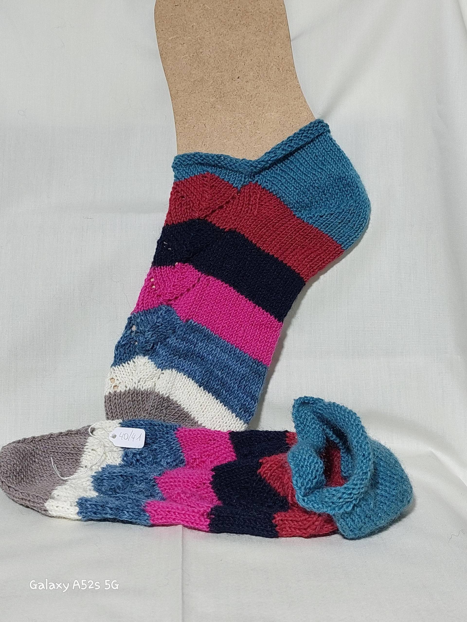 Wollsocken, Handgestrickte Sneaker Gr. 40/41 von NahtundMasche