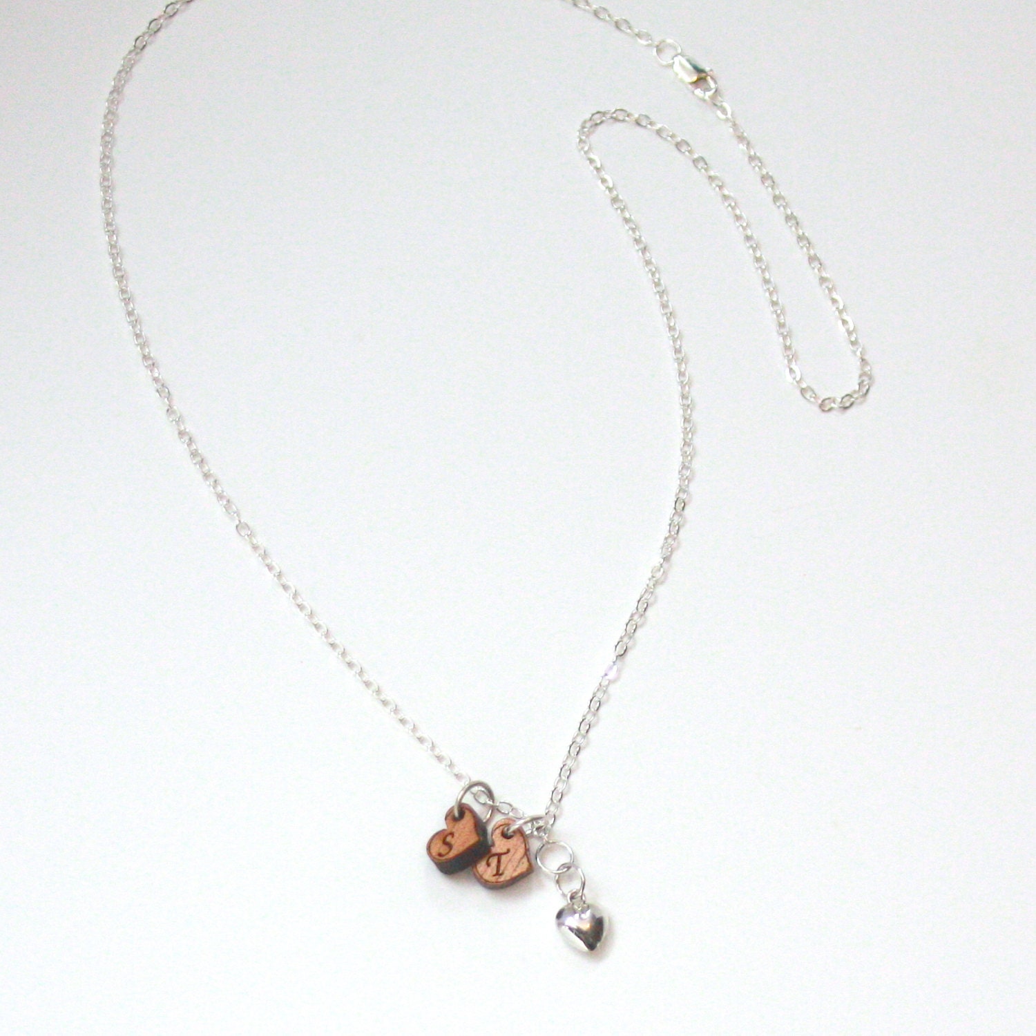 Eco Koa Holz Monogramm Halskette, Sterling Silber Eco Koa Holz Monogramm Halskette, Sterling Silber von NaiaWoodDesigns