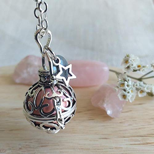 Naïris bijoux Engelsrufer aus Silber mit Kette, Käfig Arabesken und Shuttle, Kugel hellrosa, runde graue Pailletten und silberner ausgehöhlter Stern, Modell BUNGA von Naïris bijoux