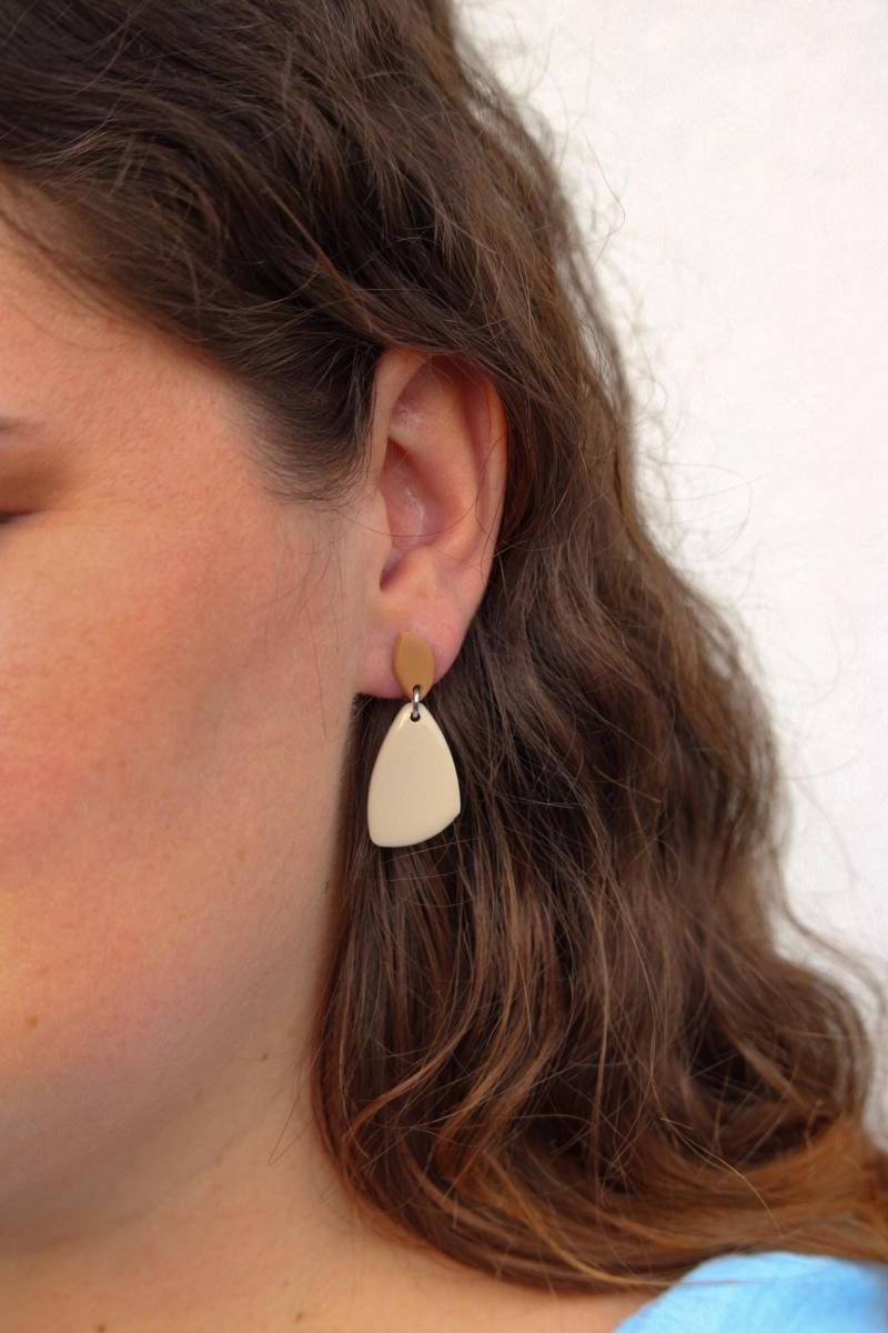 Handgefertigte Ohrringe Aus Polymer Clay, Edelstahl Und Epoxidharz - Modell Aurora von NaivaFimoJewelry