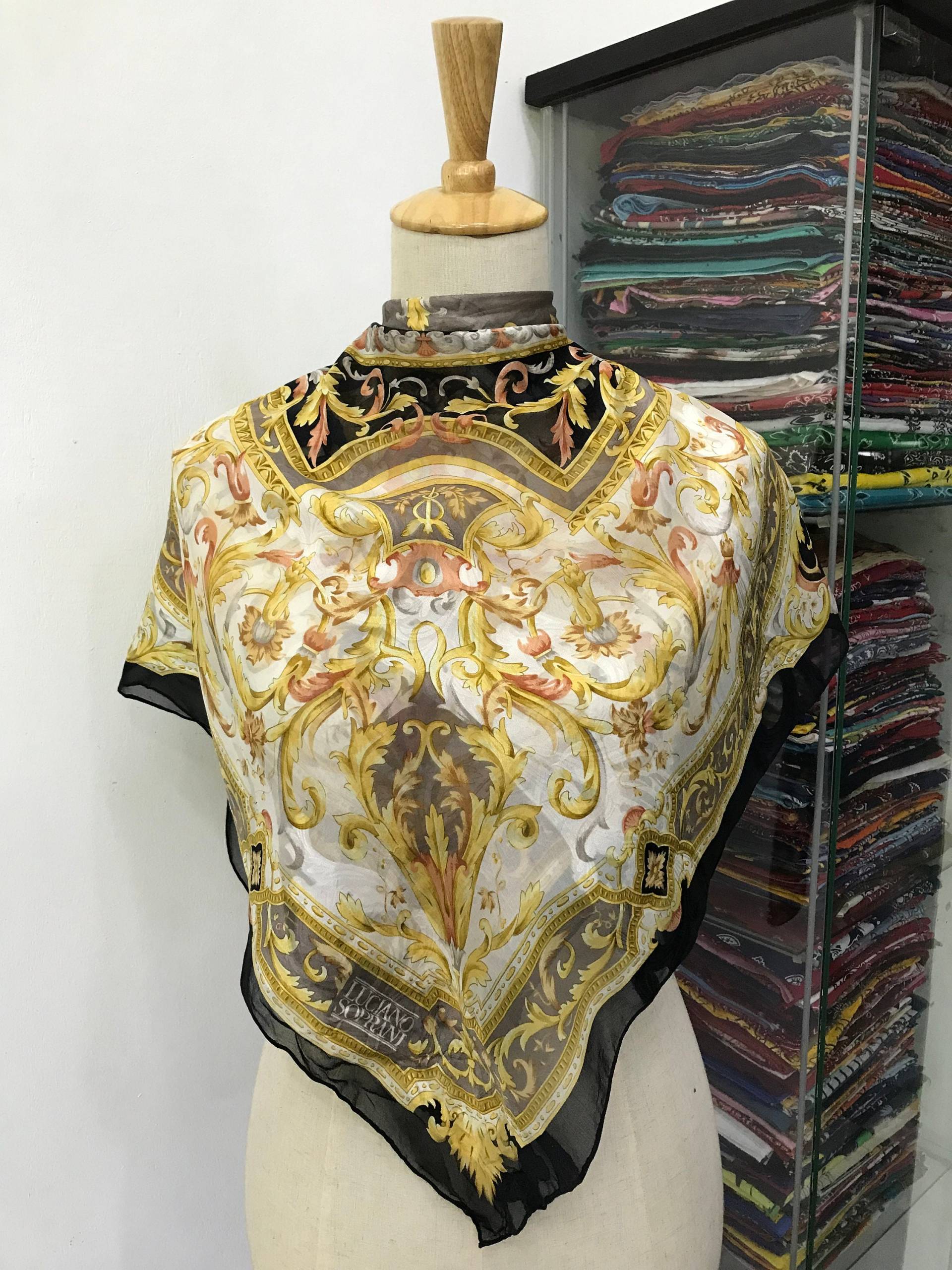 Luciano Soprani Seidenschal, Seidenstola, Vintage Blumenschal, Designer Schal, Seidenschalldämpfer von NajwaLuxuryCloset