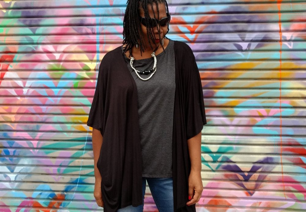 Schwarzer Leichter Strick-Cardigan, Kurzarm-Strickjacke, Locker Sitzende Open Front Wrap-Cardigan - Alle Größen/Farboptionen von Nakidbird