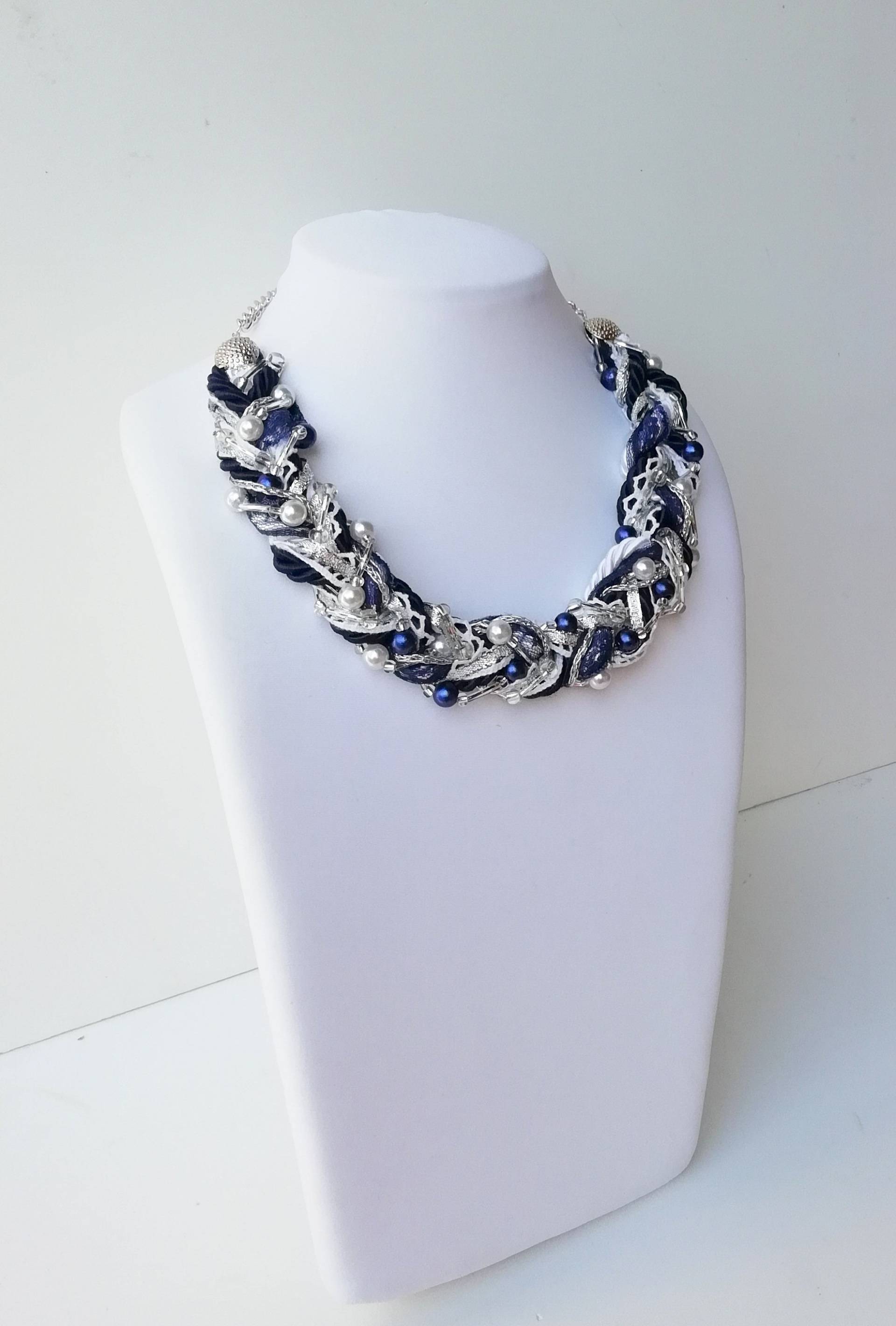 Blau Und Weiß Geflochtene Halskette - Breite Multi Strang Mehrfarbige Geflochtene Perle/Seil Kettenhalskette Blau Und Weiß Geflochtene Halskette - Breite Multi Strang Mehrfarbige Geflochtene Perle/Seil Kettenhalskette von NakitAlesia