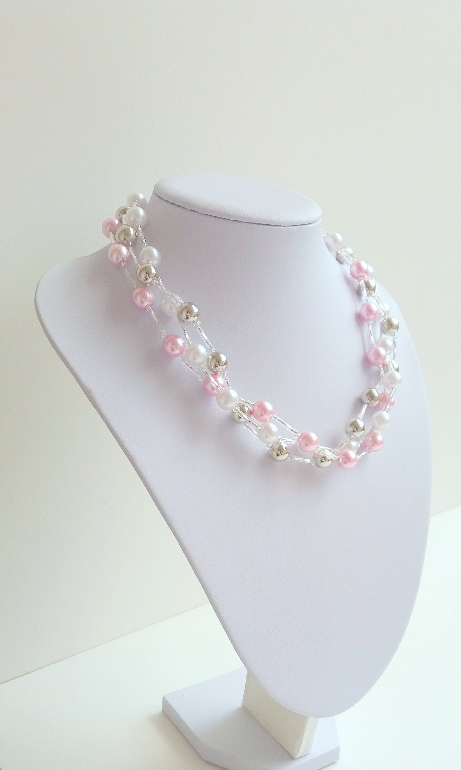 Rosa Perlenkette - Drei Strang Halskette Kurze Geflochtene Brautjungfer Elegante Rosa Perlenkette - Drei Strang Halskette Kurze Geflochtene Brautjungfer Elegante von NakitAlesia