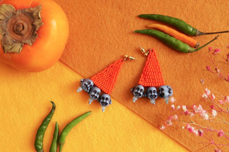 Zierliche Korallen Ohrringe Mit Blauem Lachenden Buddha Und Ohrstecker | Hergestellt in Brooklyn, Ny Handgemachte Schmuck Zierliche Korallen Ohrringe Mit Blauem Lachenden Buddha Und Ohrstecker | Hergestellt in Brooklyn, Ny Handgemachte Schmuck von NakkaliNaani
