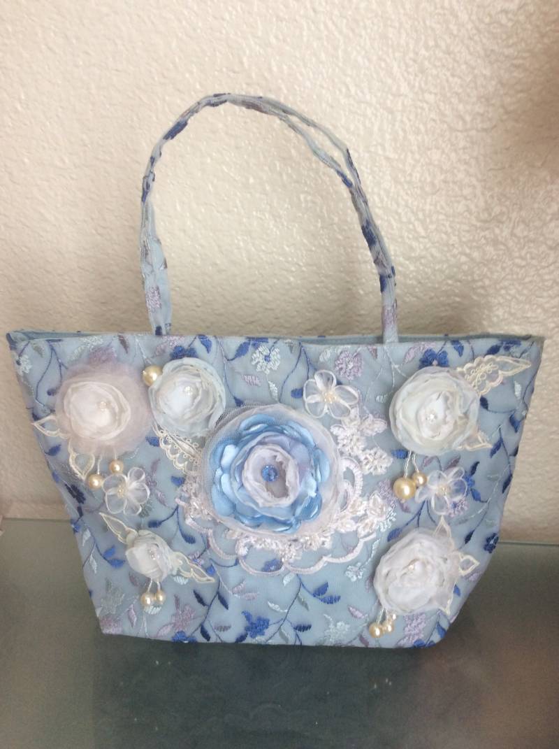 Blaue Blumen - Geldbörse Handtasche Handgemacht Upcycled Shabby Chic von NalikaCraft