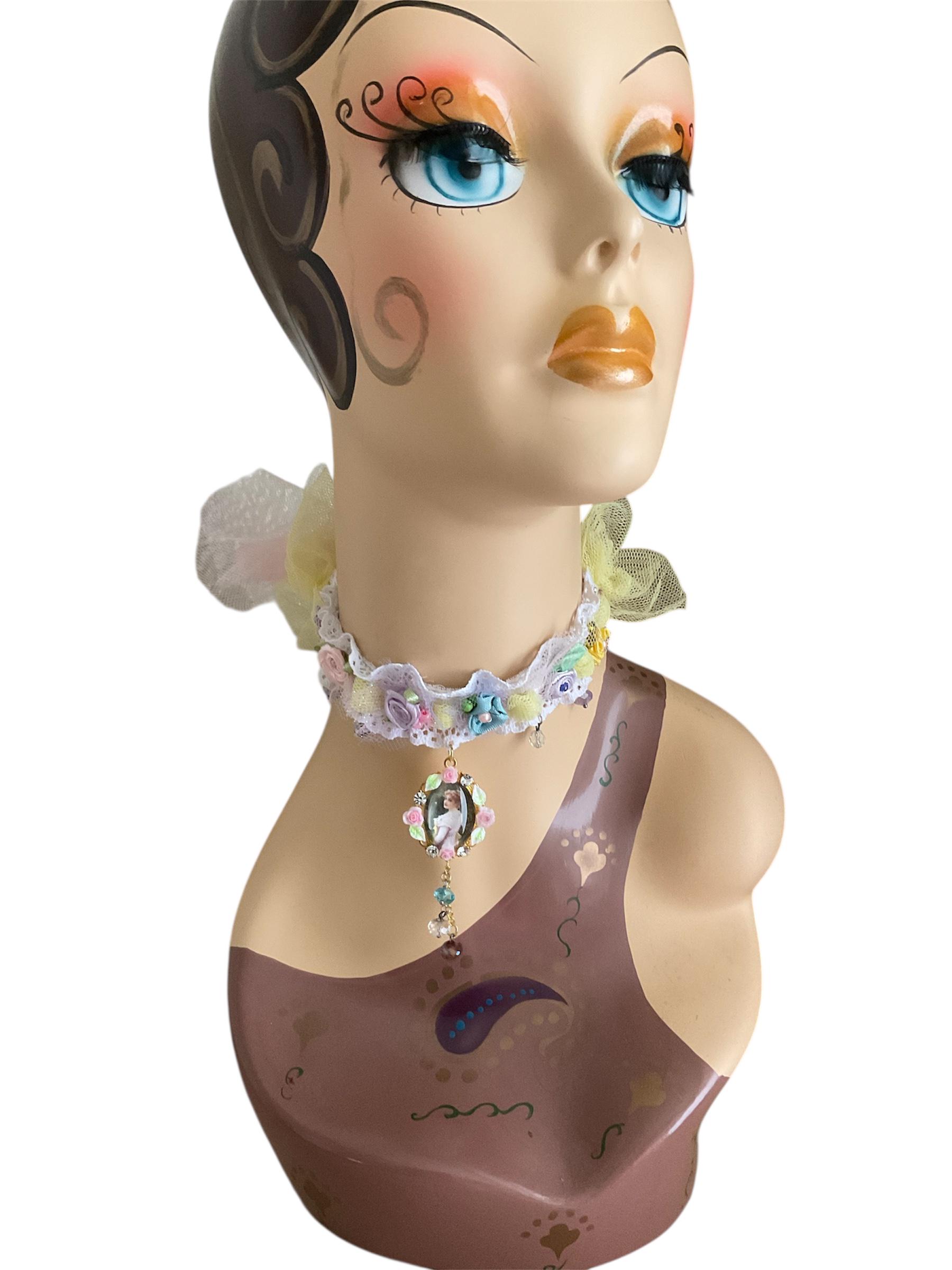 Chocker/Anhänger Halskette Armband Cuff - Sonnige Garten- Spitze Handgemachte Borte Shabby Chic von NalikaCraft