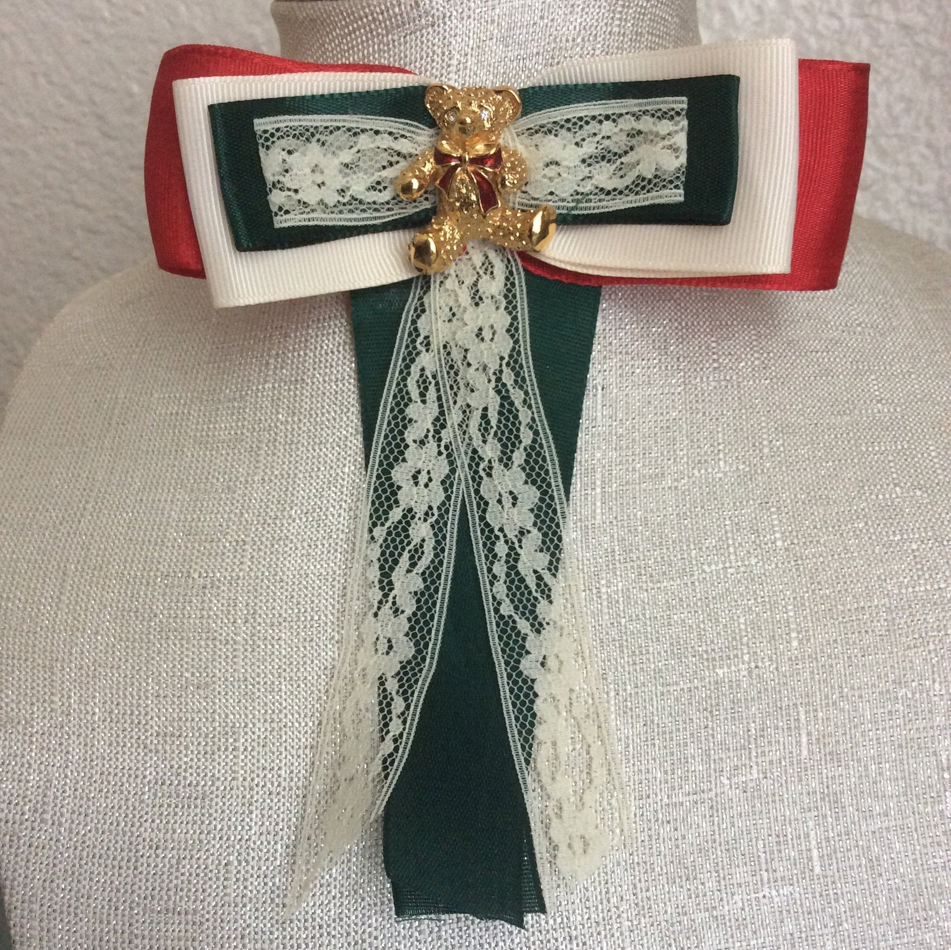 Damen Fliege Brosche Mit Teddy Handcraft Ribbonwork/ von NalikaCraft