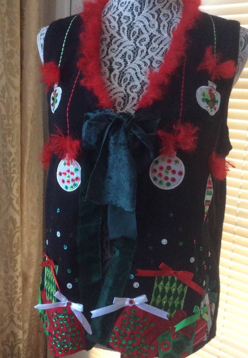 Weihnachtsmann-Weihnachtsgeschenk-Frauen-Weste Upcycled Ugly Handcraft von NalikaCraft