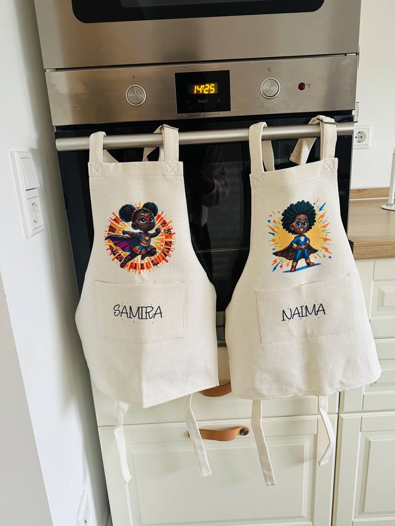 Personalisierte Kinder Schürze - Kochschürze- Bastelschürze- Backschürze- Für Kinderschürze Mit Namen- Superhelden Personalisierte Kinder Schürze - Kochschürze- Bastelschürze- Backschürze- Für Kinderschürze Mit Namen- Superhelden von NamAvo