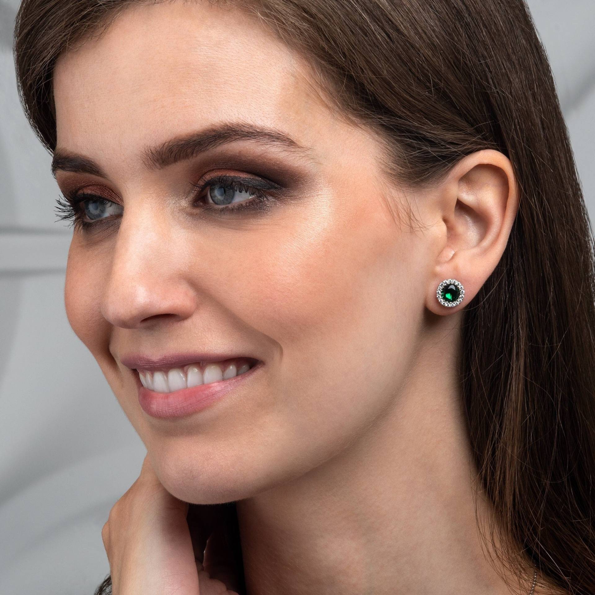 925 Sterling Silber Runde Grüne Halo Ohrstecker Für Frauen, Ohrringe Aus Mit Zirkonia, Grünen Steinen 925 Sterling Silber Runde Grüne Halo Ohrstecker Für Frauen, Ohrringe Aus Mit Zirkonia, Grünen Steinen von NamanaLondon