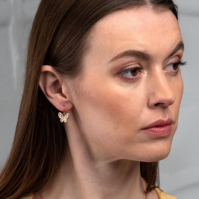 Rose Gold Überzogene Schmetterling Ohrringe Für Frauen, Baumelnde Mit Charme, Nette Schmetterlings-Tropfen-Ohrringe Mädchen von NamanaLondon