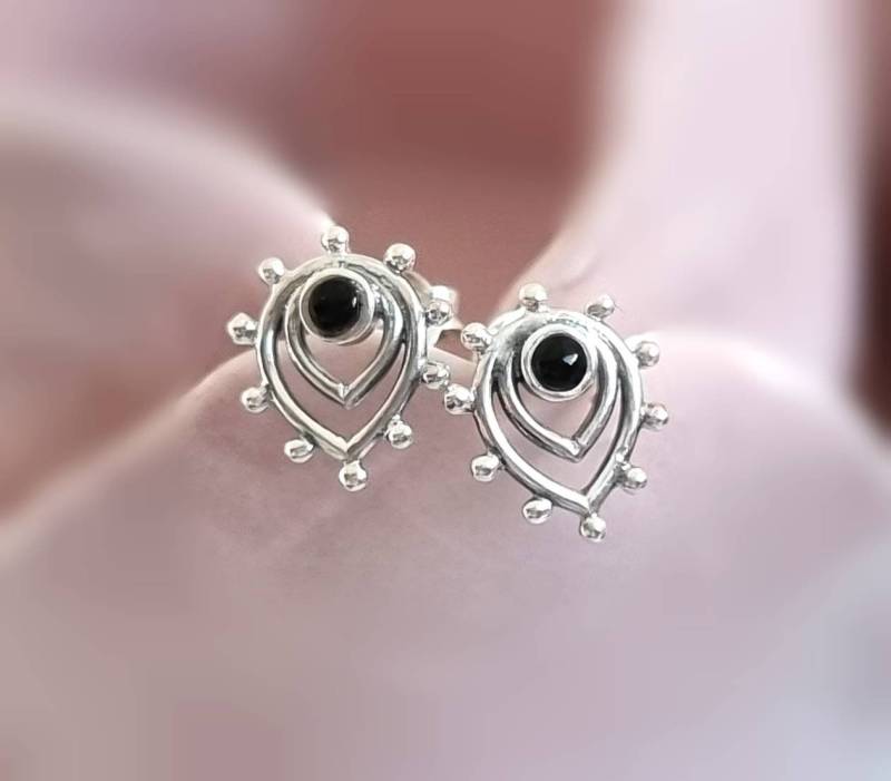 925 Silber Ohrstecker Mit Schwarzem Stein, Boho Ohrringe, Sterling Silber, Geschenkidee 925 Silber Ohrstecker Mit Schwarzem Stein, Boho Ohrringe, Sterling Silber, Geschenkidee von NamasteSilber