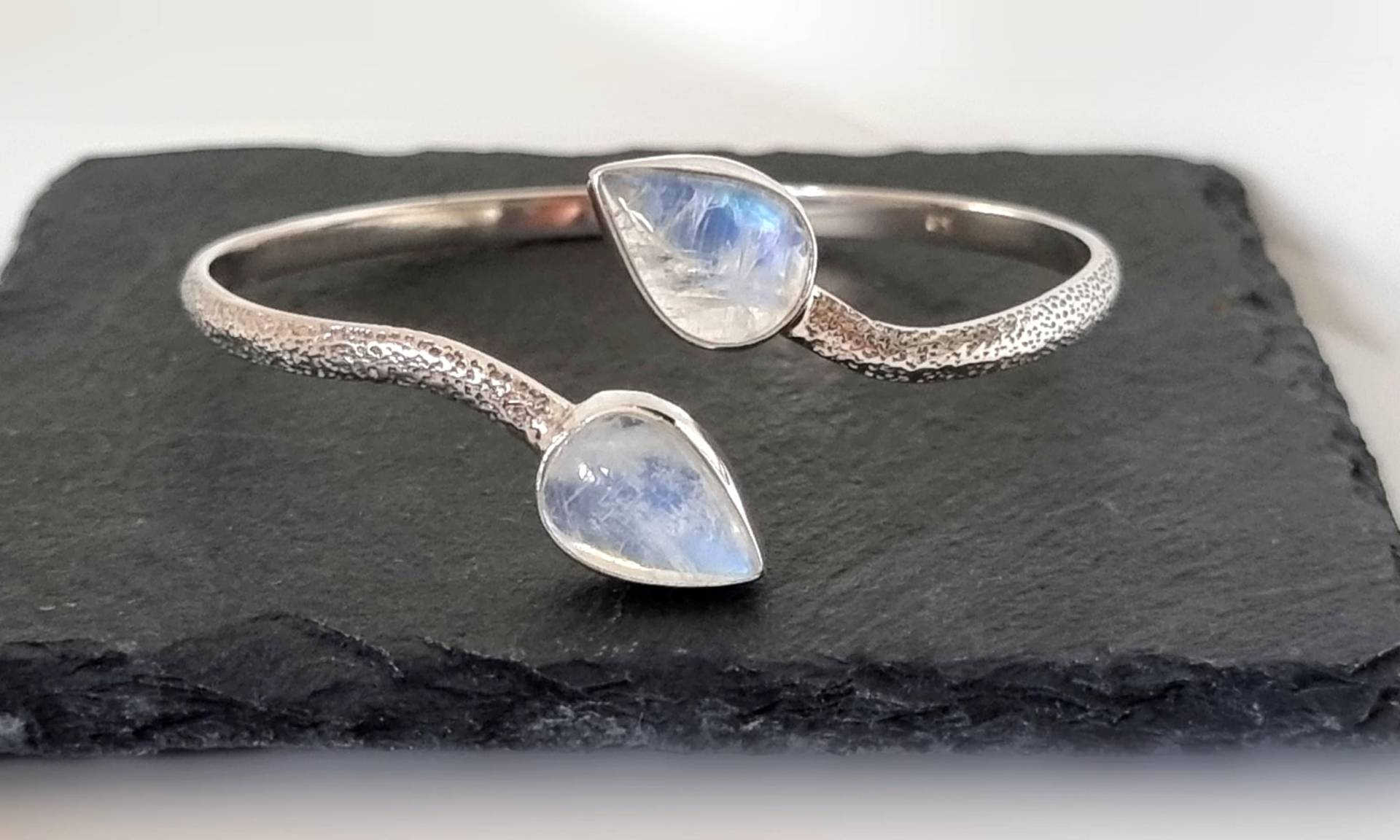 Armreif Silber Mit Mondstein, Sterling 925 von NamasteSilber