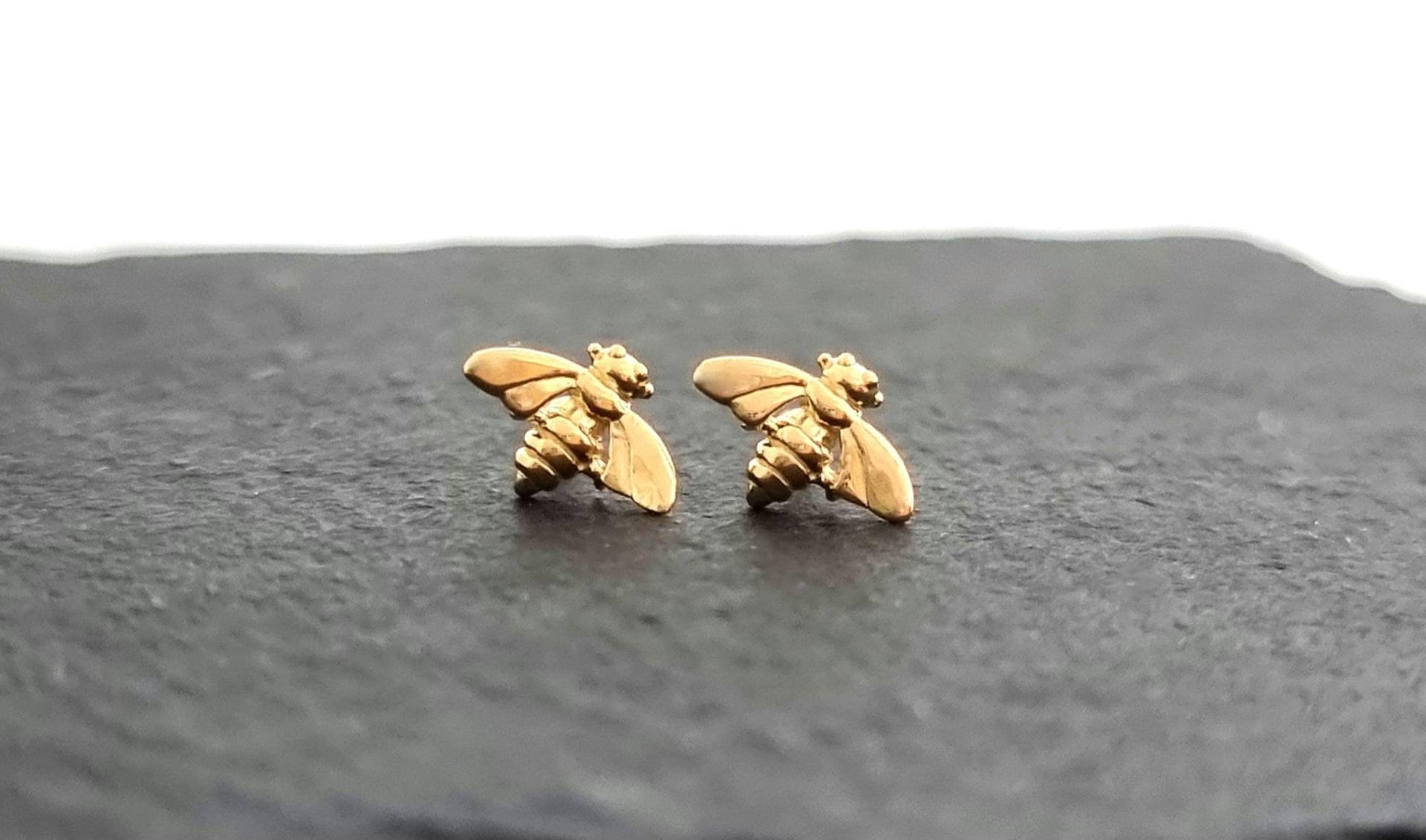 Biene Ohrringe Gold, Ohrstecker Sterling Silber Vergoldet, Mini von NamasteSilber