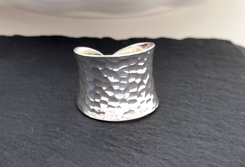 Breiter Ring Silber 925, Silberring, Gehämmert Breiter Ring Silber 925, Silberring, Gehämmert von NamasteSilber