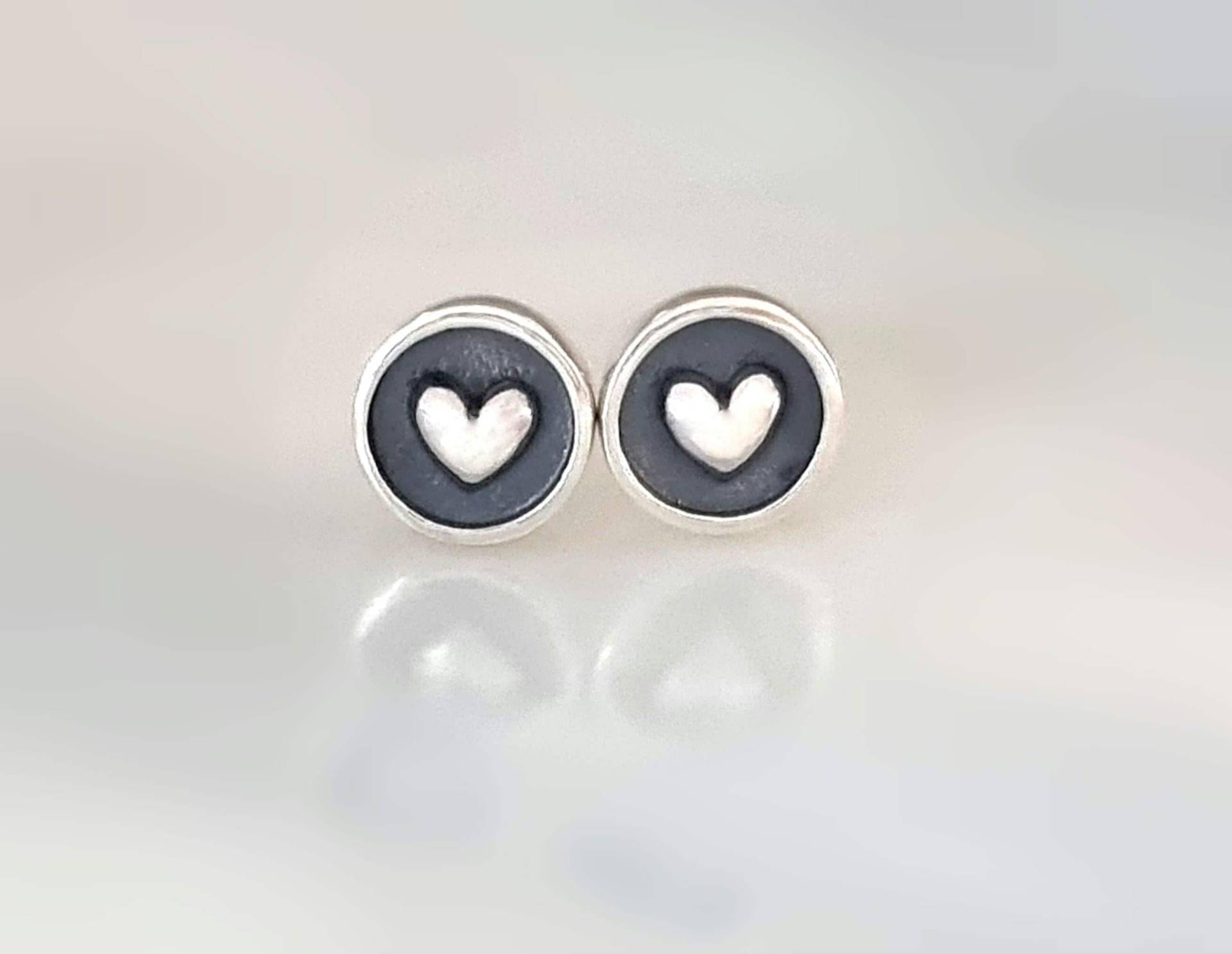 Herz Ohrringe, Oxidierte Sterlingsilber-Ohrstecker, Silber 925 Herz Ohrringe, Oxidierte Sterlingsilber-Ohrstecker, Silber 925 von NamasteSilber