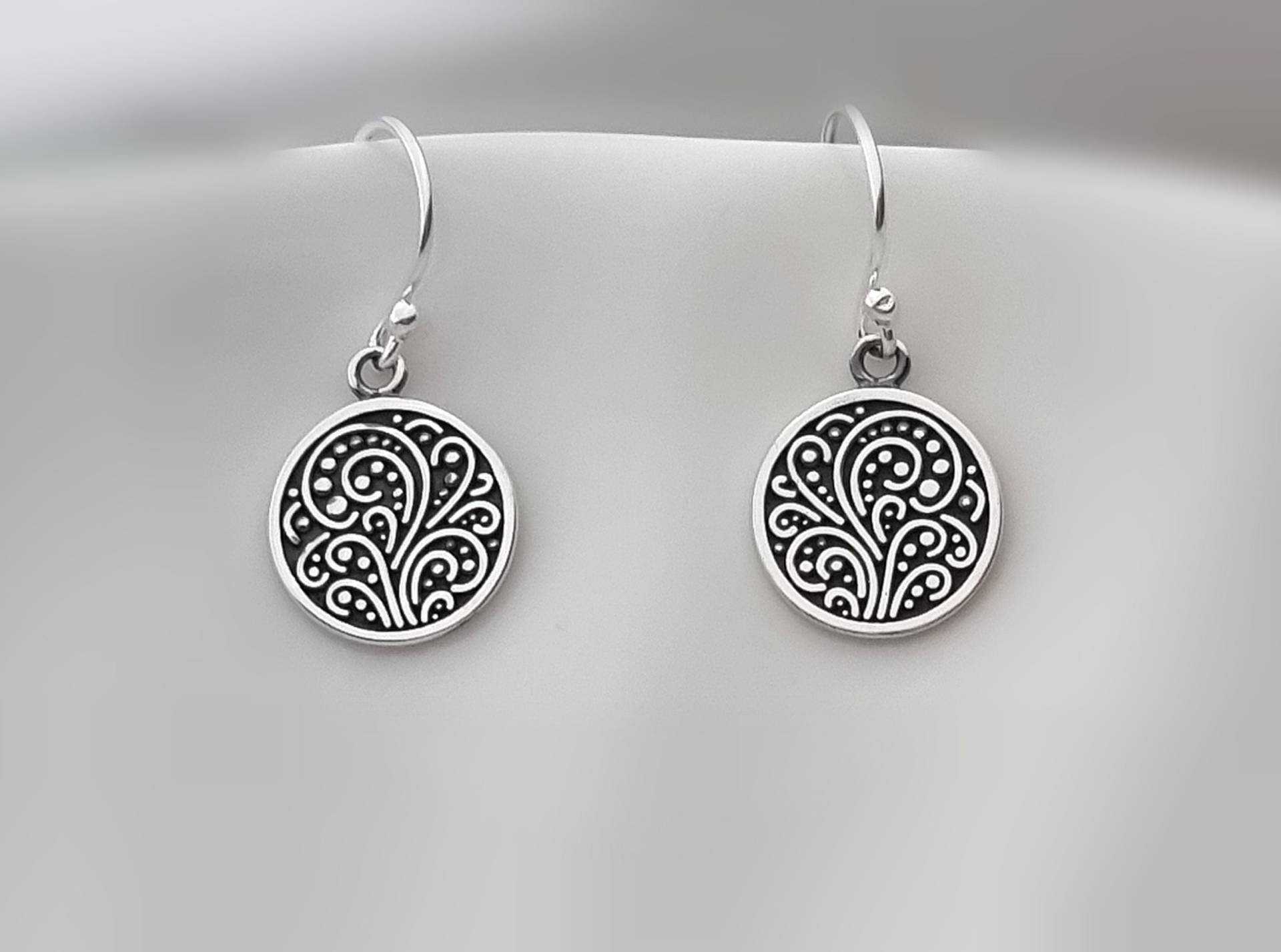 Kleine Ohrringe Silber, Ohrhänger Sterling Silber 925 von NamasteSilber