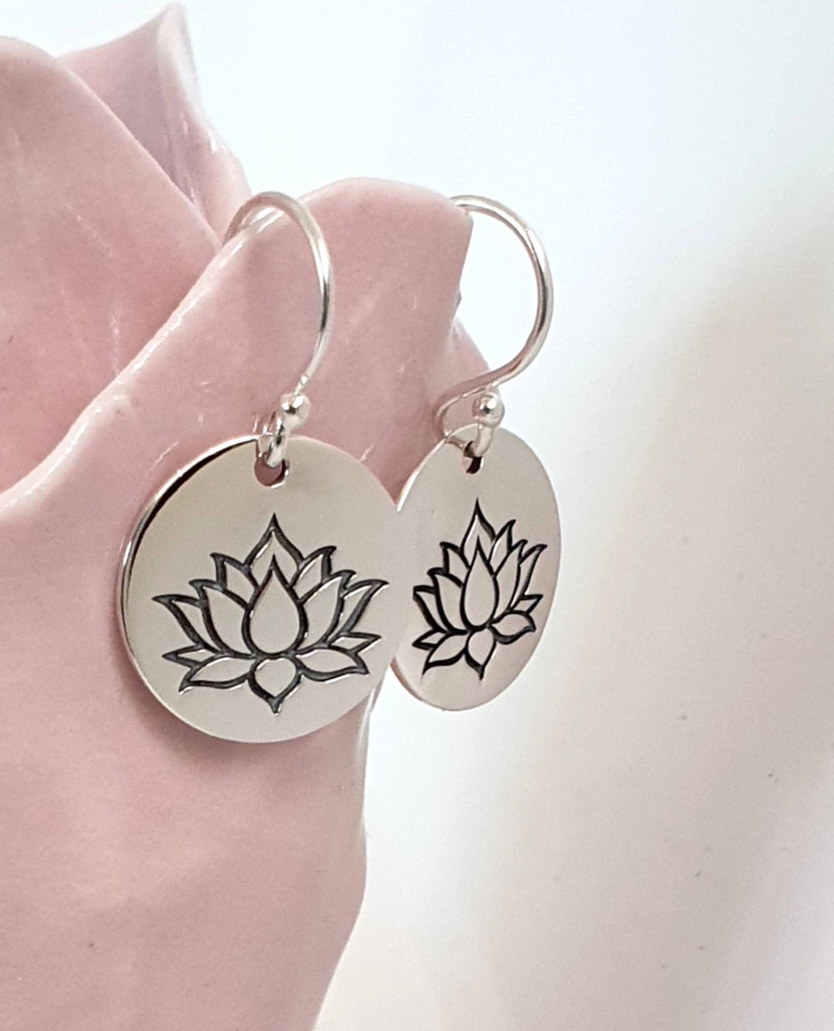 Lotus Ohrringe Silber 925, Sterling Ohrhänger, Blume von NamasteSilber