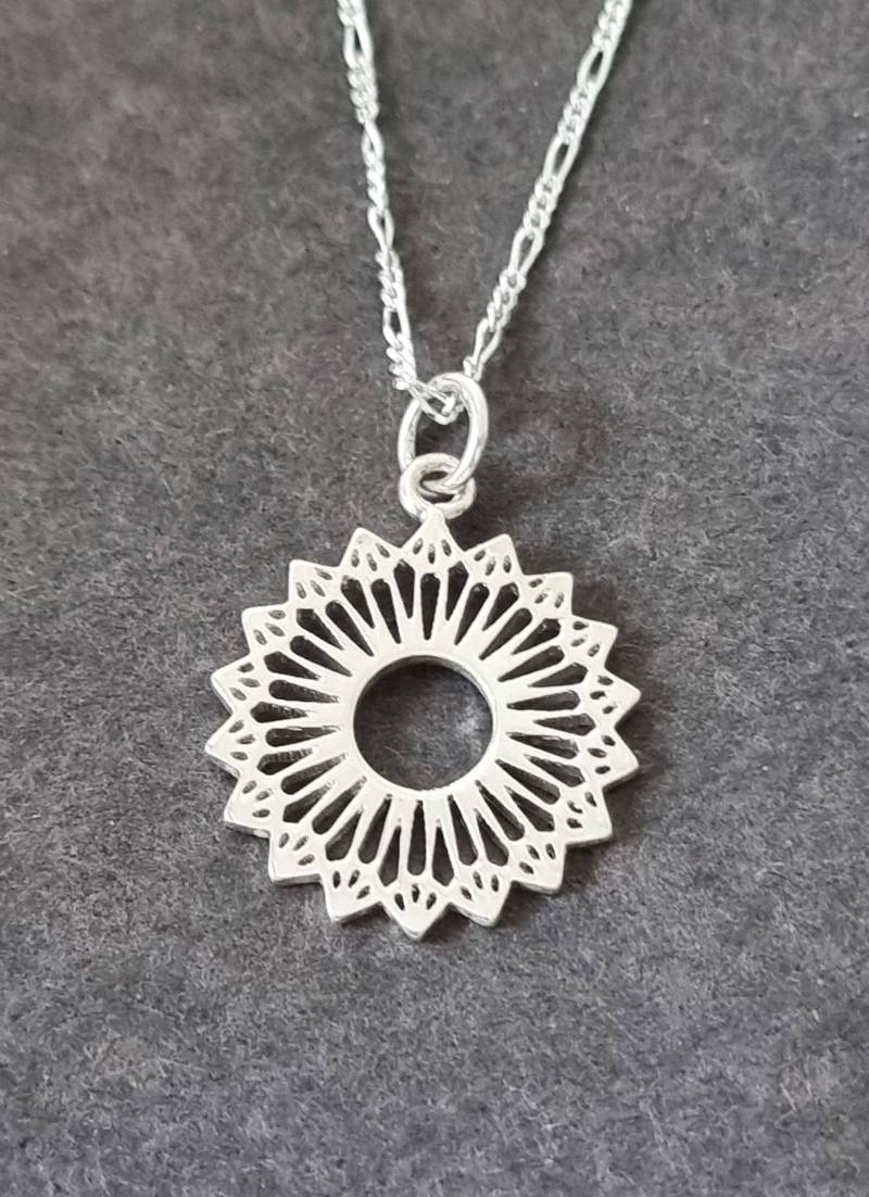 Mandala Kettenanhänger Silber, Halskette, Anhänger, Sterling Silber 925 von NamasteSilber