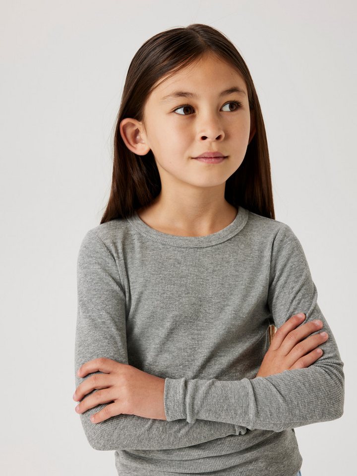 Name It Langarmshirt NKFNAKAL LS TOP NOOS in Basic-Form und leicht gerippter Qualität von Name It