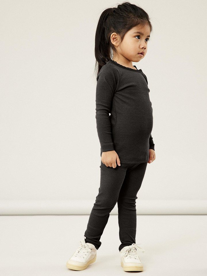 Name It Langarmshirt NMFKAB LS TOP NOOS in Feinripp und mit süßer Spitzenkante am Ausschnitt von Name It