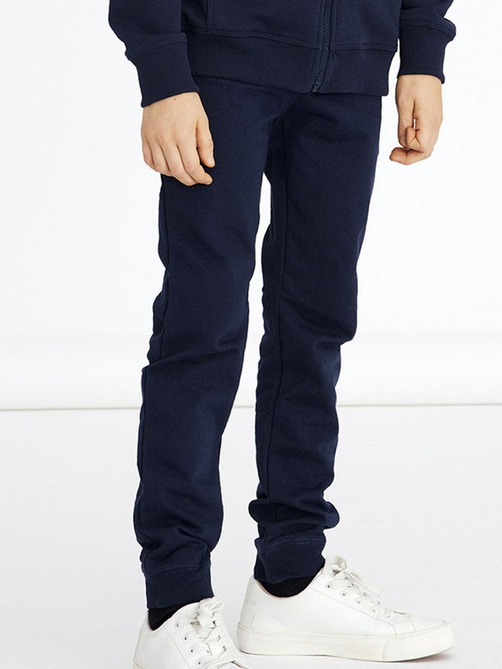 Name It Trainingshose NKMSWEAT für Jungen mit verstellbarem Bund und Kordelzug unifarben, casual, regular fit, Baumwollmix, Rundhals von Name It
