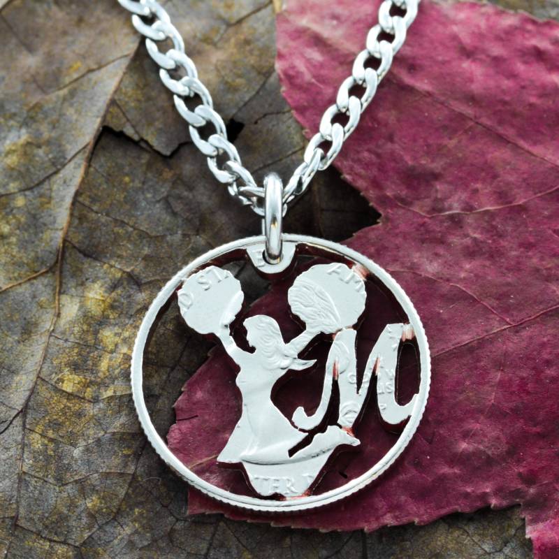Cheerleader Halskette, Mit Benutzerdefinierten Initial Monogramm, Sport Geschenke Für Mädchen, Von Hand Geschnittene Münze von NameCoins