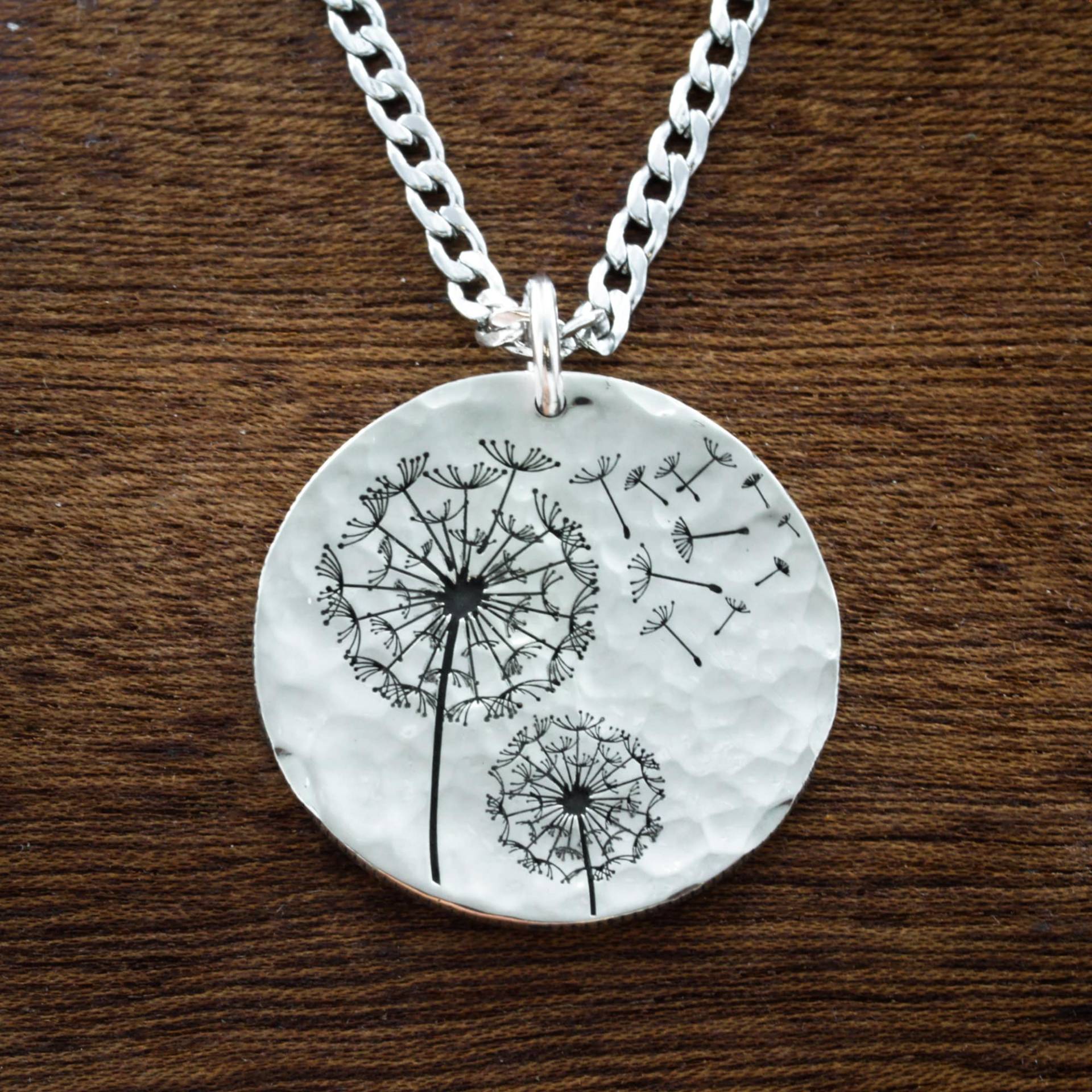 Gehämmert Silber Pusteblume Halskette Benutzerdefinierte Name Gravur Geschenk von NameCoins