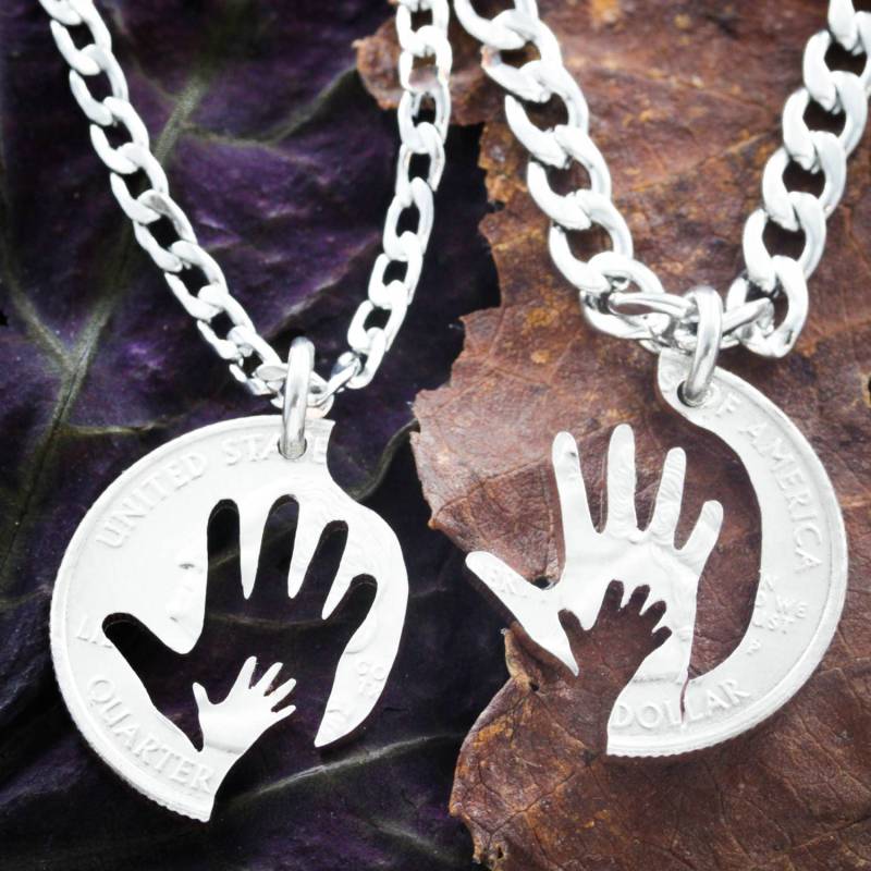 Hand in Beste Freund Halsketten, Vater Und Mutter Paare Bff Geschenke Für 2, Baby-Dusche-Geschenk von NameCoins