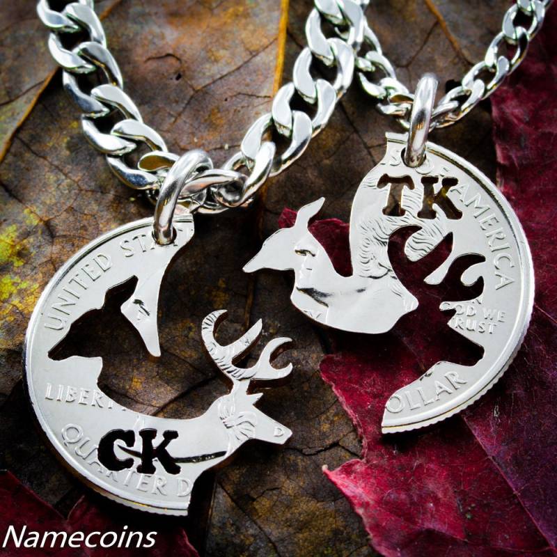 Hirsch Und Doe Maßgeschneiderte Initialen Halskette, 2 Stück, Jagd, Puzzle Hand Geschnittene Münze von NameCoins