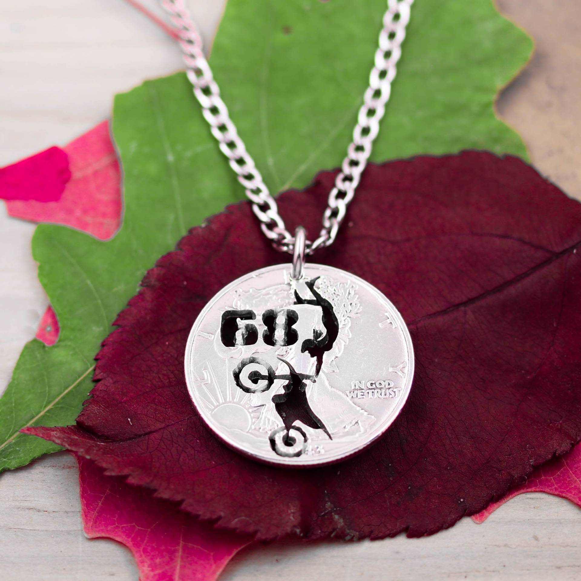 Mädchen Auf Dirt Bike Halskette, Benutzerdefinierte Jersey Nummer, Motocross Schmuck, Dirtbike Geschenk, Freundin Hand Geschnittene Münze Mädchen Auf Dirt Bike Halskette, Benutzerdefinierte Jersey Nummer, Motocross Schmuck, Dirtbike Geschenk, Freundin Hand Geschnittene Münze von NameCoins