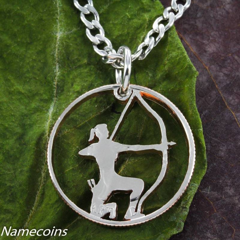 Mädchen Jagd Schmuck, Pfeil Und Bogen Halskette, Hand Cut Münze Halskette von NameCoins