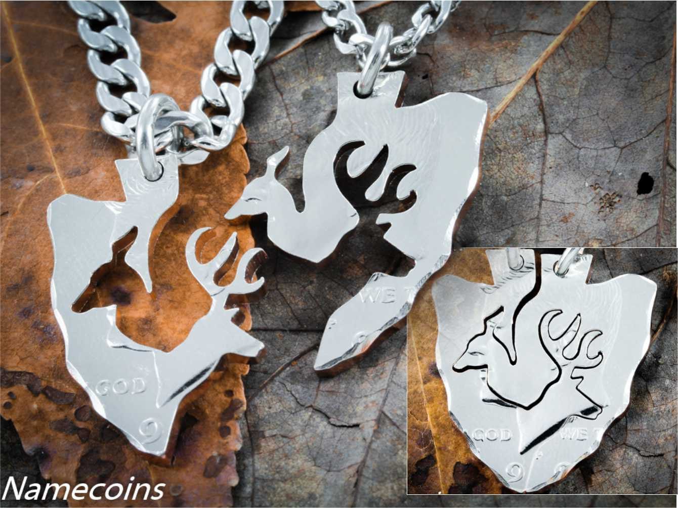 Handgeschnittene Halbdollar Anhänger Ineinander Greifende Buckel Und Hirschkuh Pfeilspitze von NameCoins